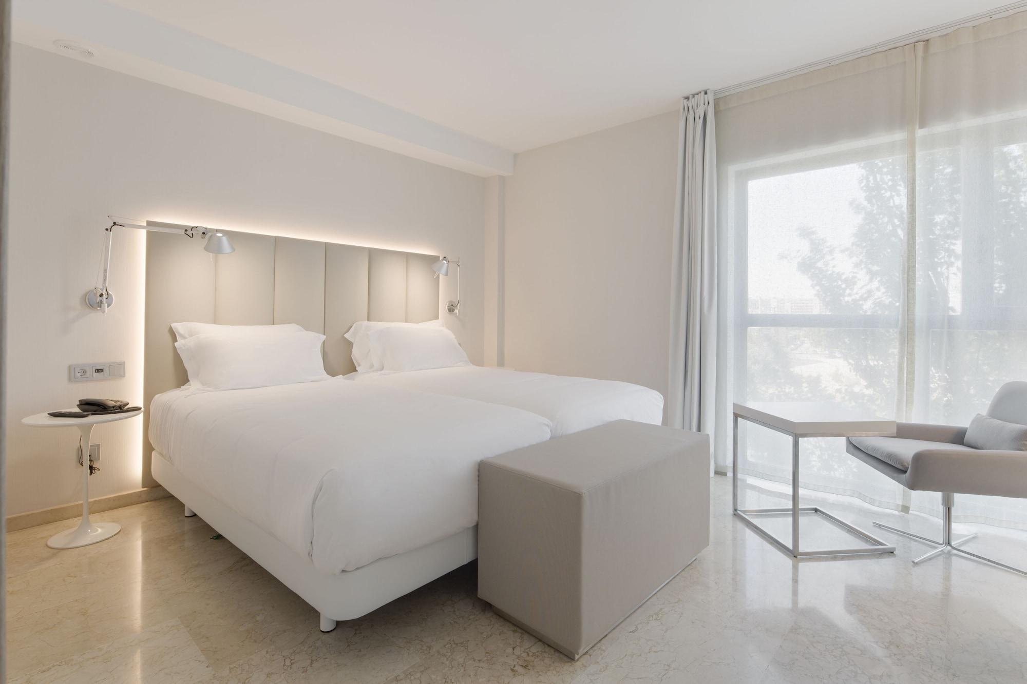 Nh Ciudad De Zaragoza Hotell Exteriör bild