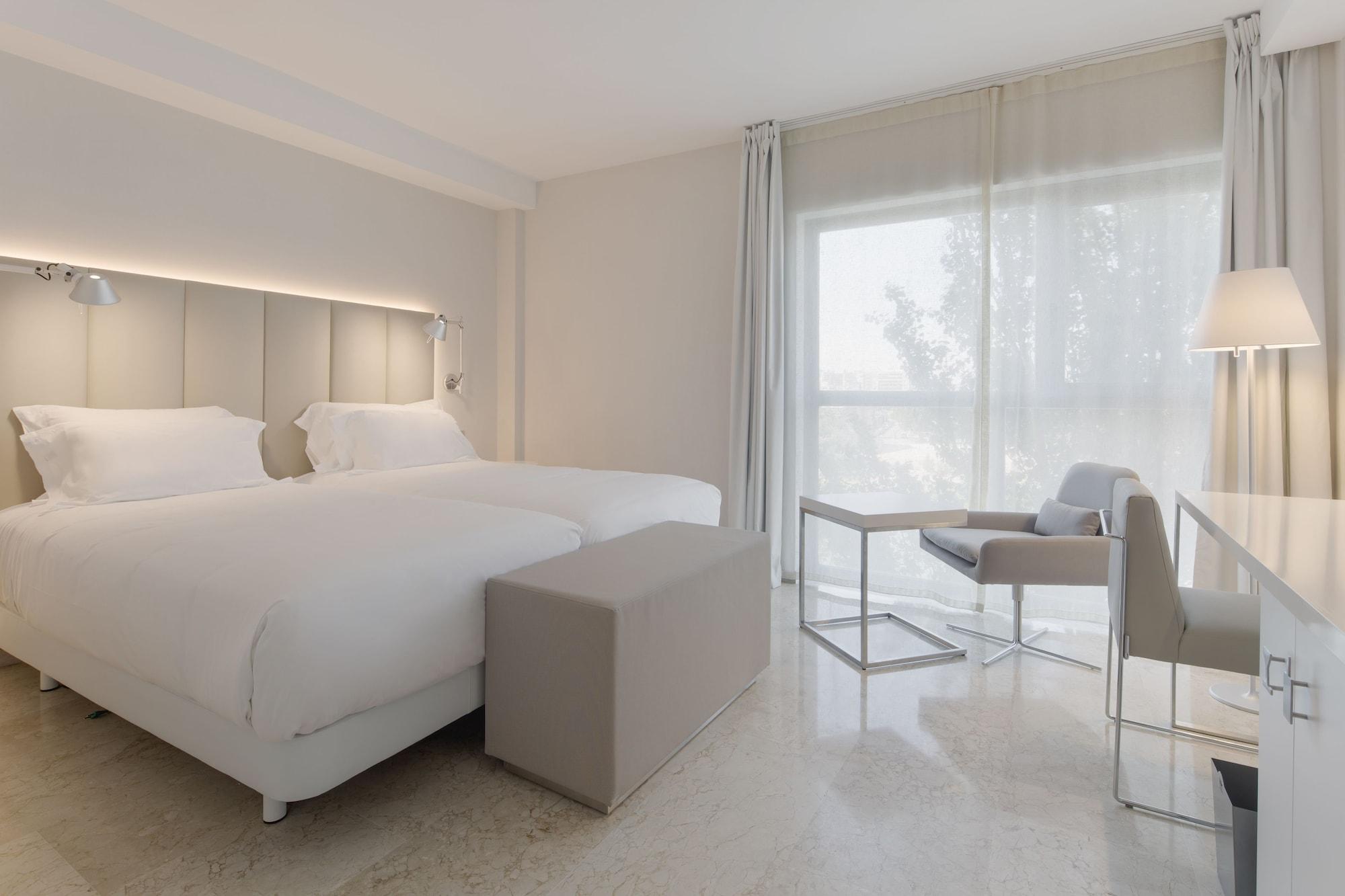 Nh Ciudad De Zaragoza Hotell Exteriör bild