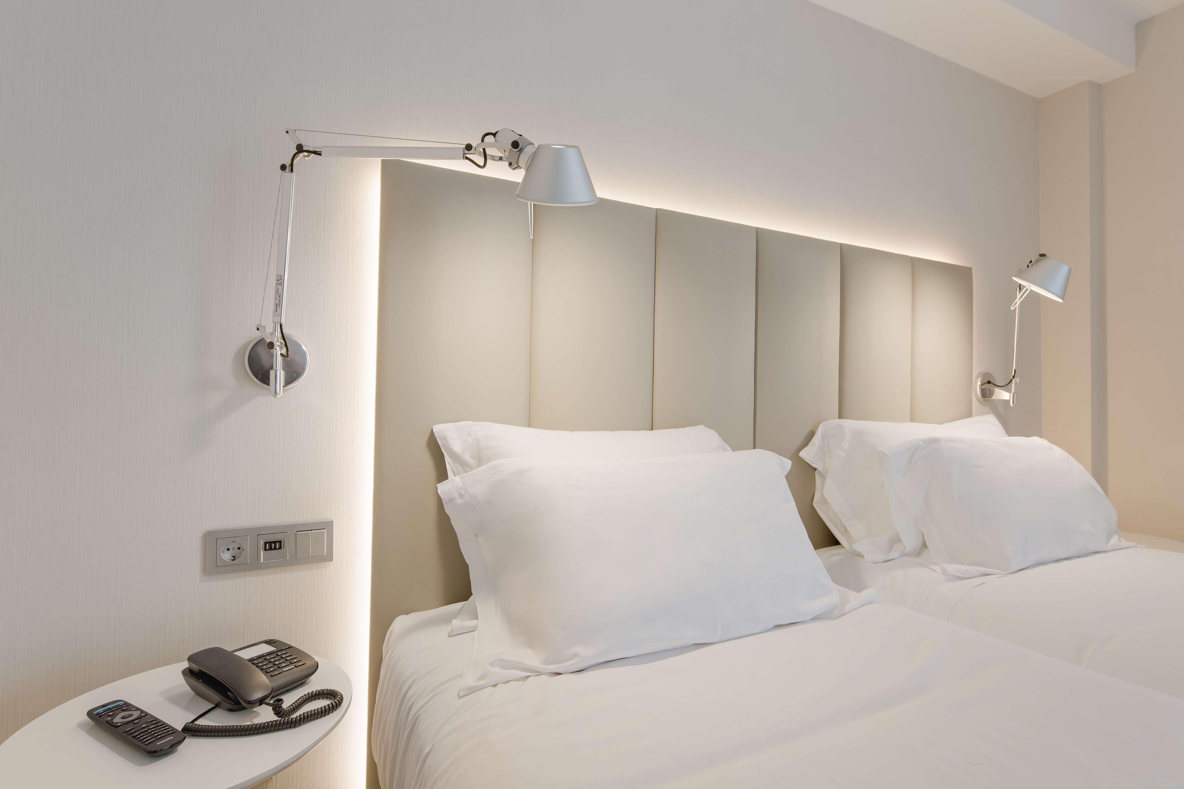 Nh Ciudad De Zaragoza Hotell Exteriör bild