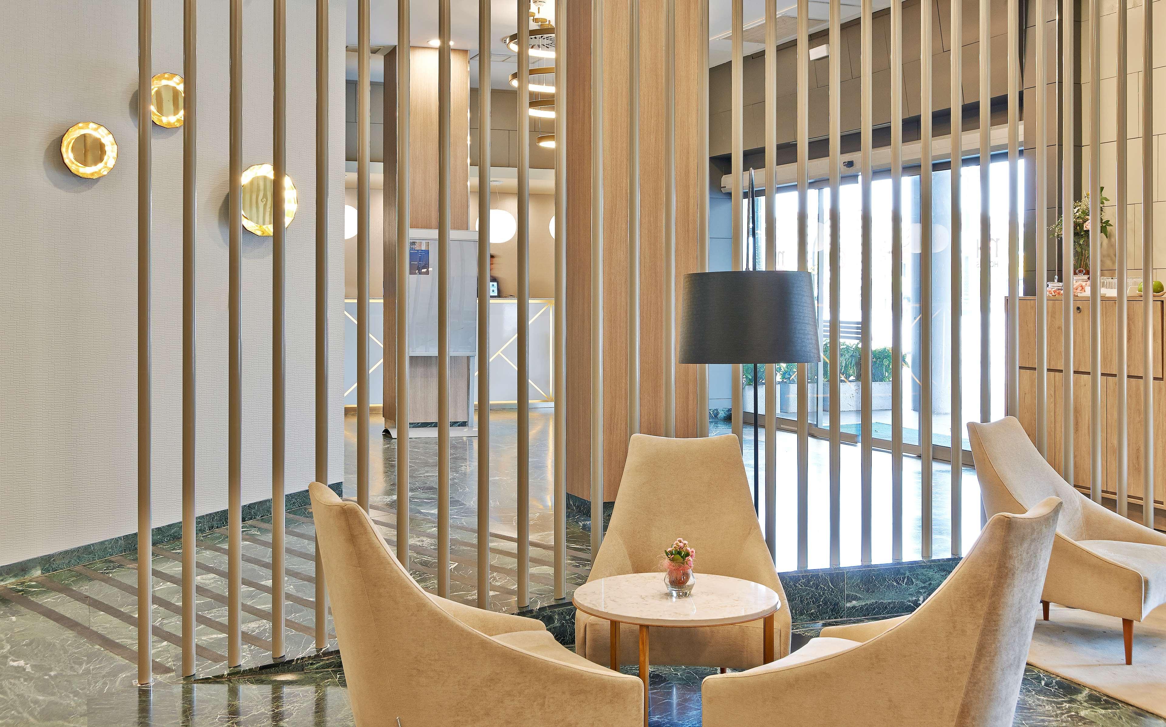 Nh Ciudad De Zaragoza Hotell Exteriör bild