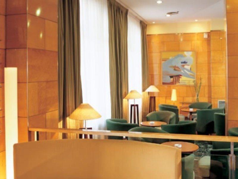 Nh Ciudad De Zaragoza Hotell Inreriör bild