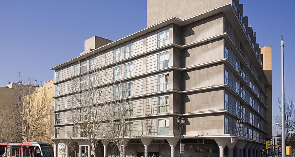 Nh Ciudad De Zaragoza Hotell Exteriör bild