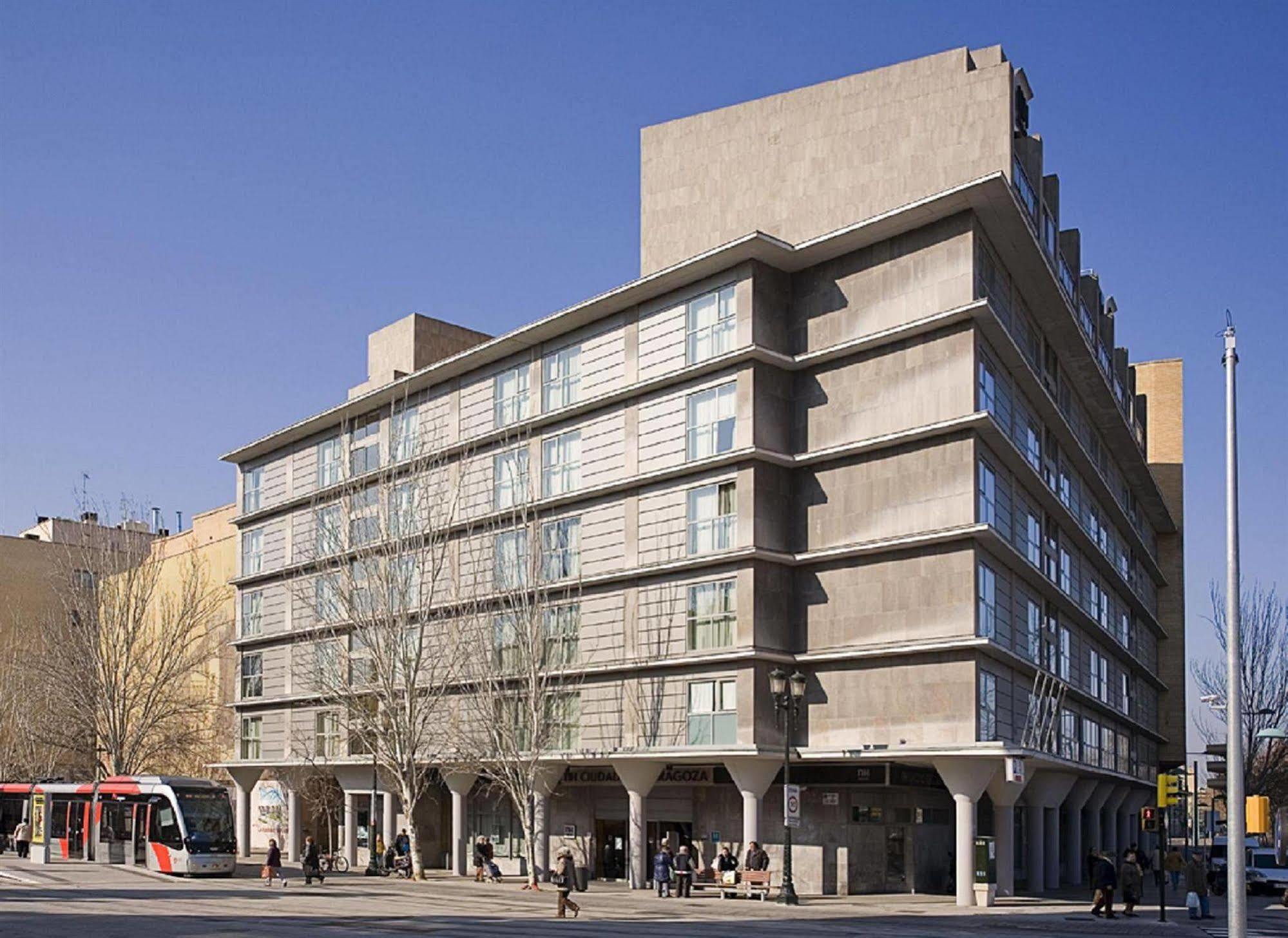 Nh Ciudad De Zaragoza Hotell Exteriör bild